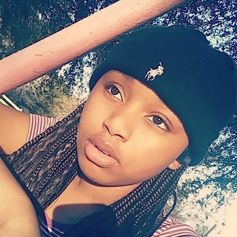 Meet your Posher, Maya